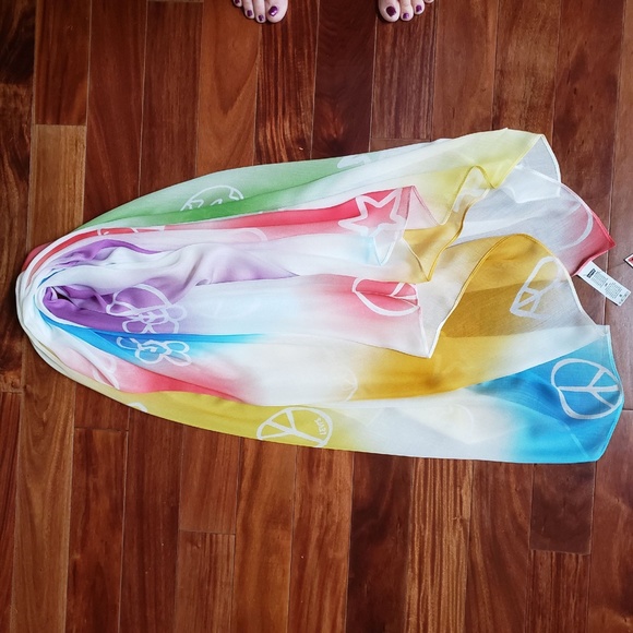 LEVI'S PRIDE SCARF:NWT STARS,HEARTS,PEACE SIGNS & MORE MOTIF - Picture 4 of 11